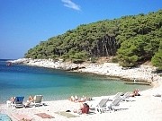 Lussino - spiaggia degli Hotel Vespera e Aurora - la baia